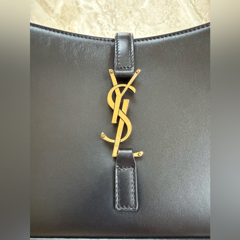 Saint Laurent Le 5 à 7 Smooth Leather Shoulder Bag Black Gold Hardware 2025 - Picture 6 of 15